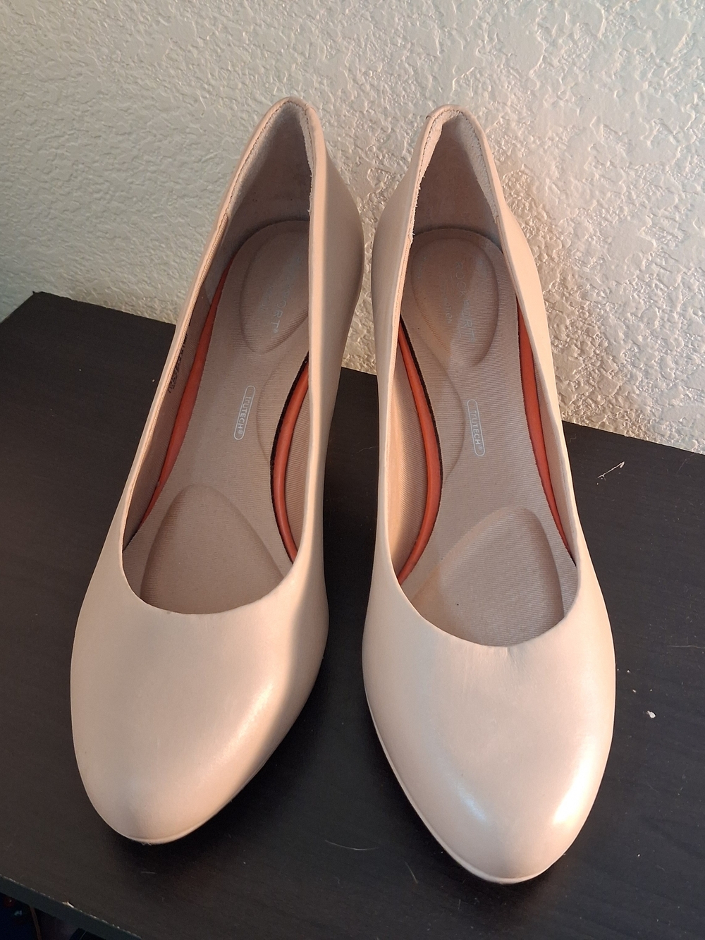 Rockport Total Motion Leather Pumps Heeled Shoes Beige Nude - Size 11